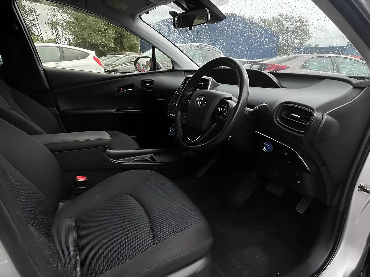 Used 2021 Toyota Prius Active Silver - Interior and Exterior details 9