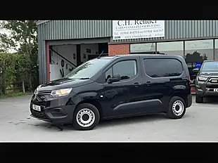 Used 2021 Toyota Proace City Active Black - Interior and Exterior details 4