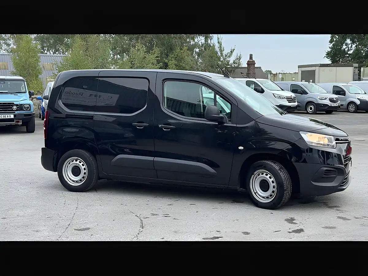Used 2021 Toyota Proace City Active Black - Interior and Exterior details 6