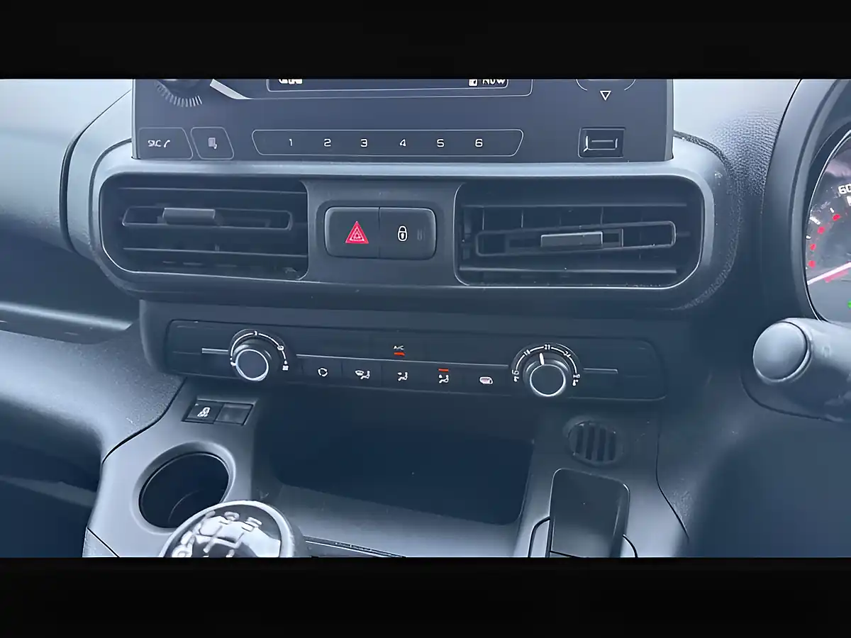 Used 2021 Toyota Proace City Active Black - Interior and Exterior details 7