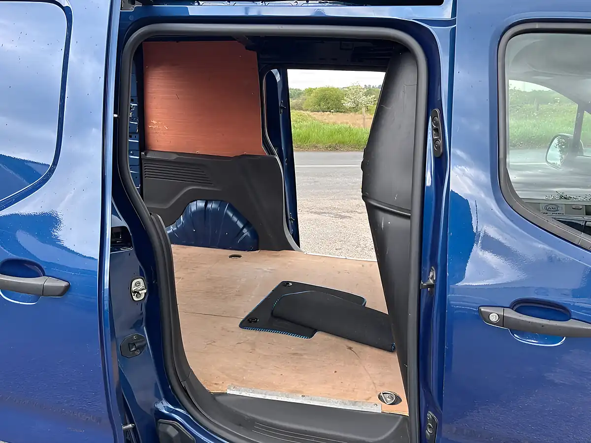 Used 2021 Toyota Proace City Icon Blue - Interior and Exterior details 11