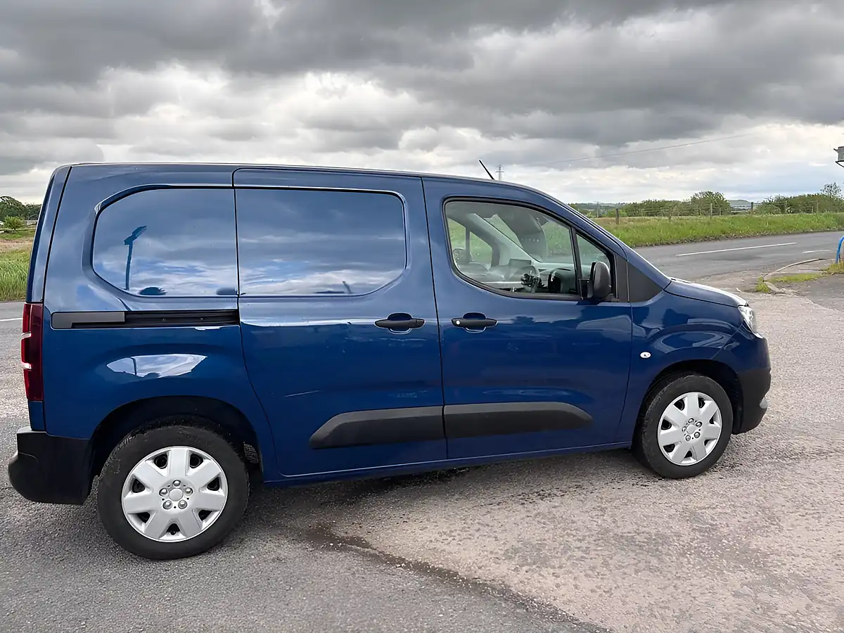 Used 2021 Toyota Proace City Icon Blue - Interior and Exterior details 3