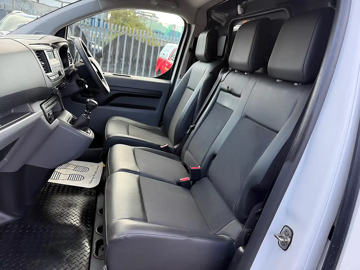 Used 2021 Toyota Proace Icon Long Panel Van Lwb White - Interior and Exterior details 10