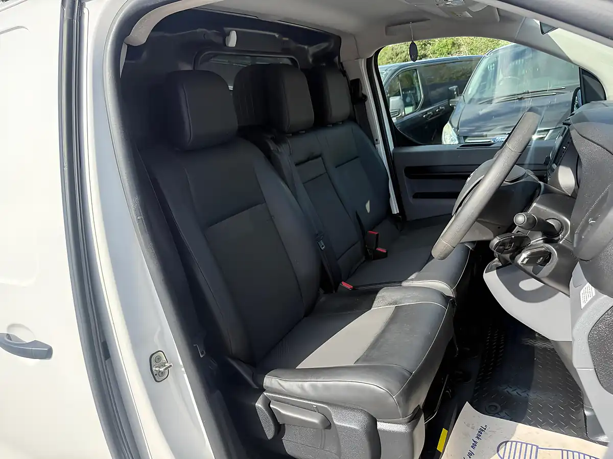 Used 2021 Toyota Proace Icon Long Panel Van Lwb White - Interior and Exterior details 16