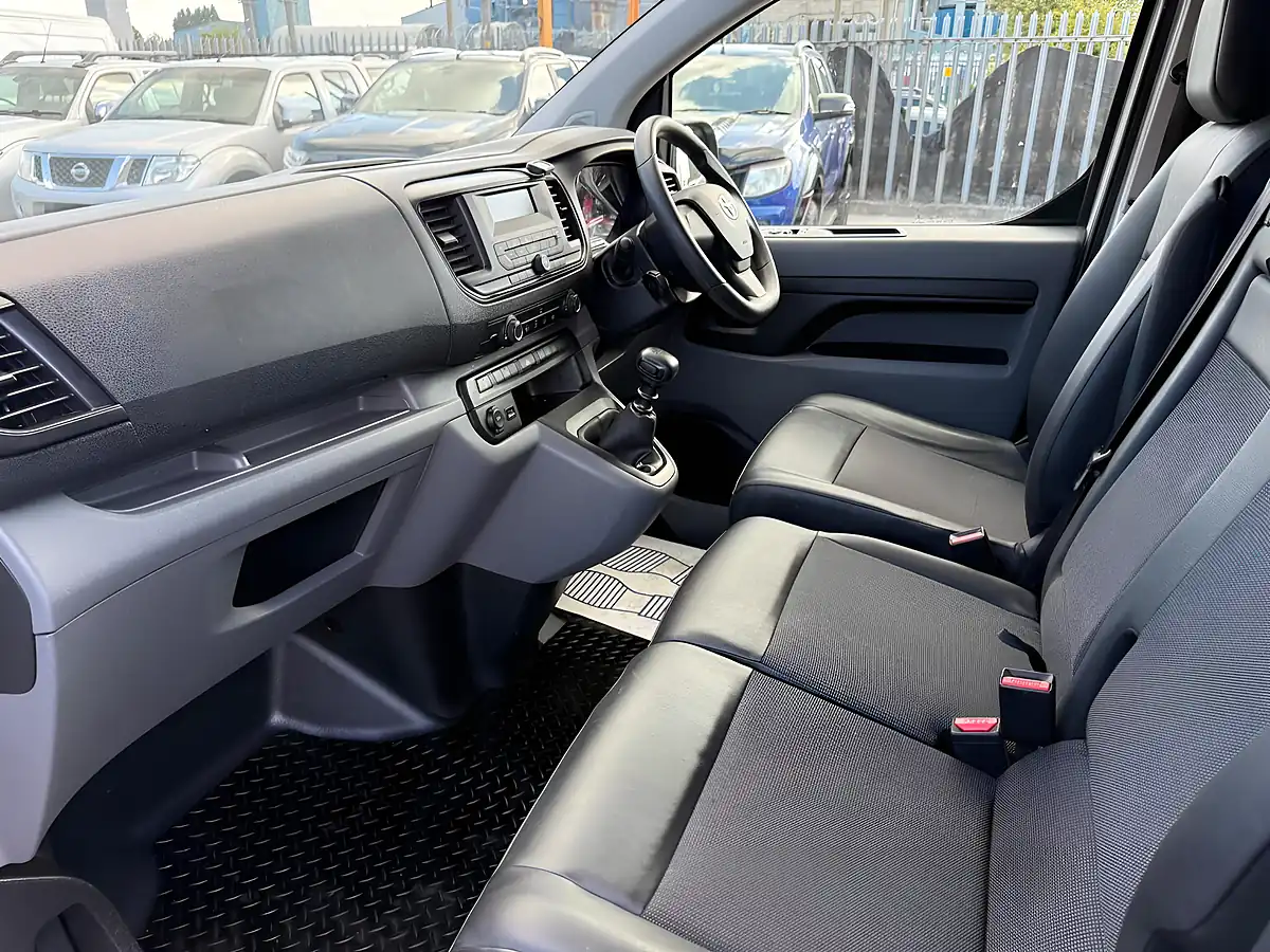 Used 2021 Toyota Proace Icon Long Panel Van Lwb White - Interior and Exterior details 9