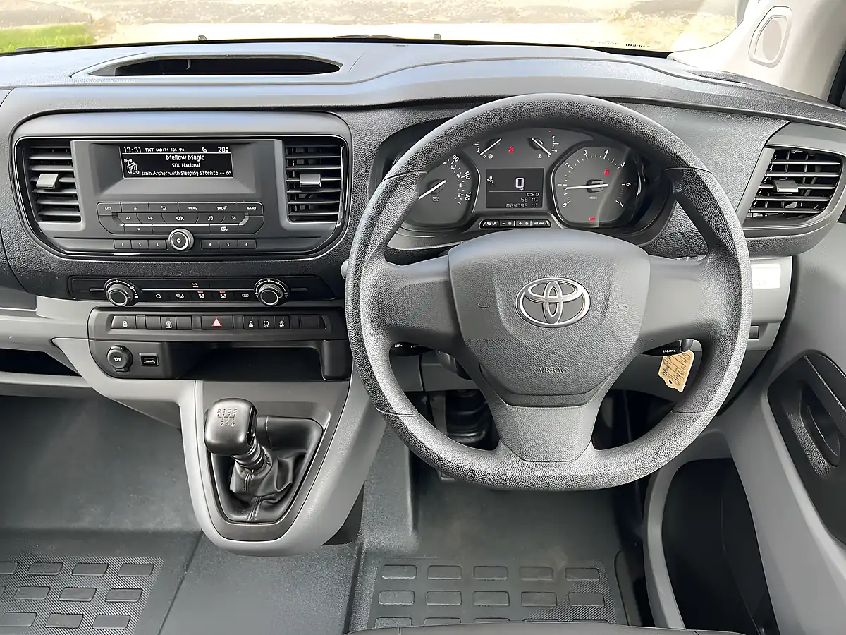 Used 2021 Toyota Proace Verso Medium Platinum Grey Met - Interior and Exterior details 11