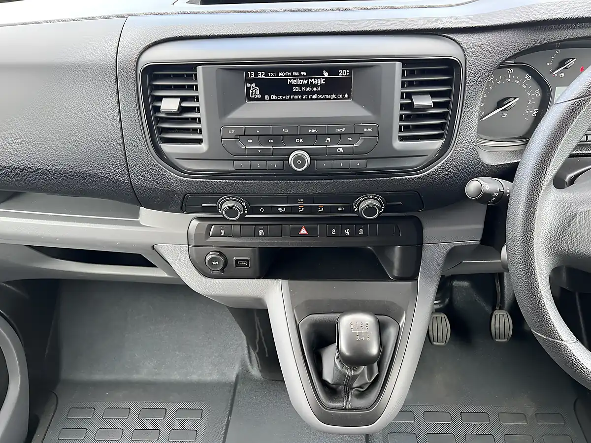 Used 2021 Toyota Proace Verso Medium Platinum Grey Met - Interior and Exterior details 13
