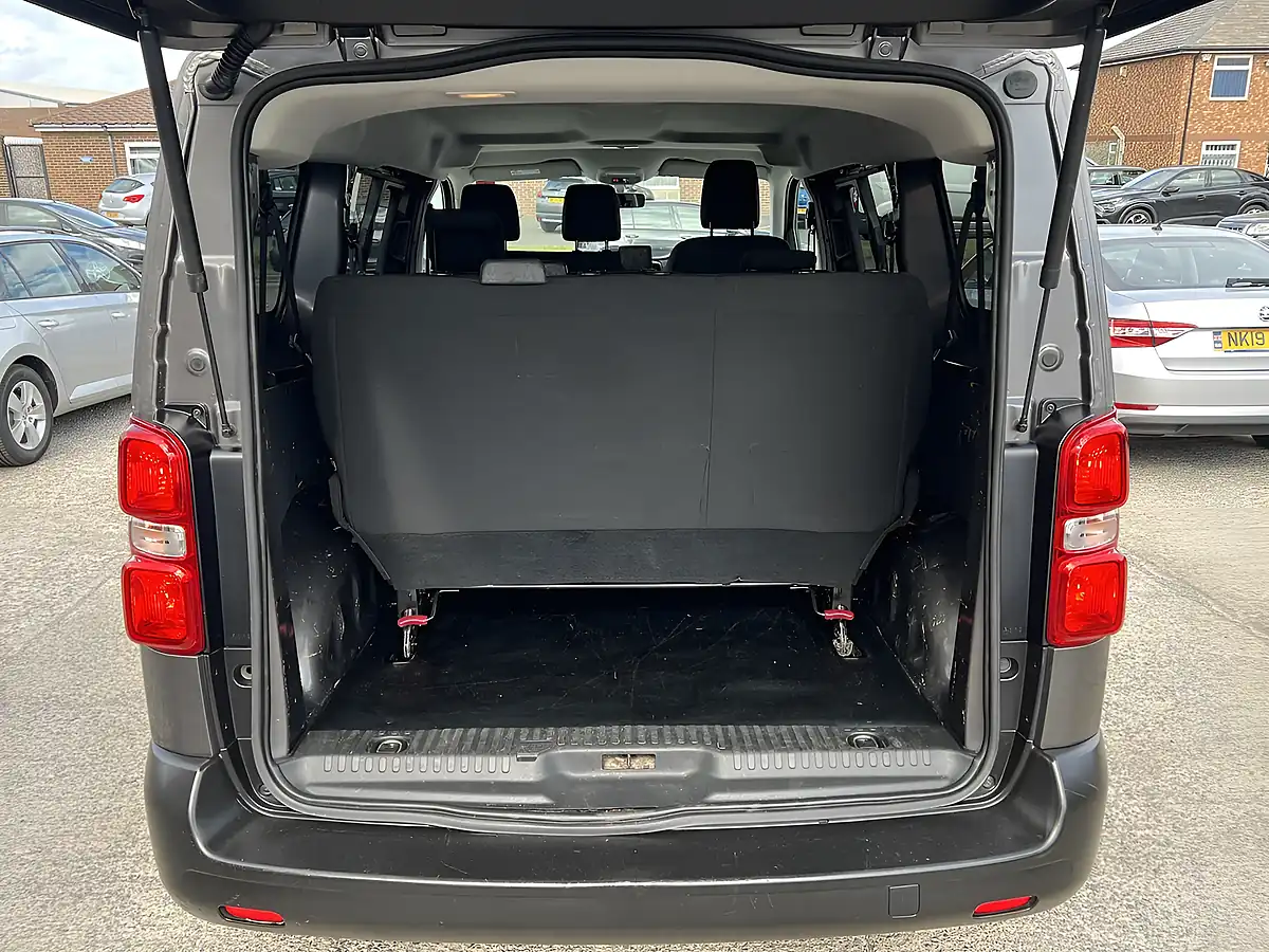 Used 2021 Toyota Proace Verso Medium Platinum Grey Met - Interior and Exterior details 17