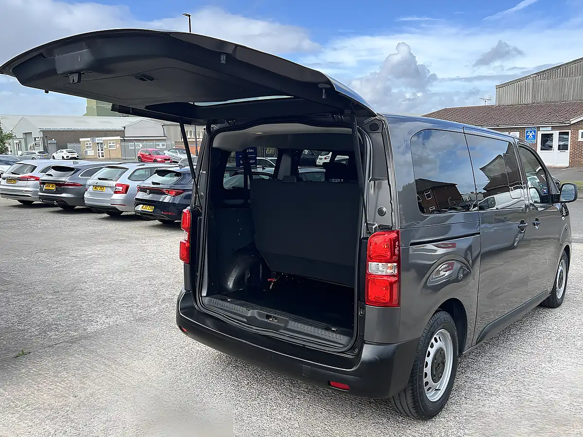 Used 2021 Toyota Proace Verso Medium Platinum Grey Met - Interior and Exterior details 18