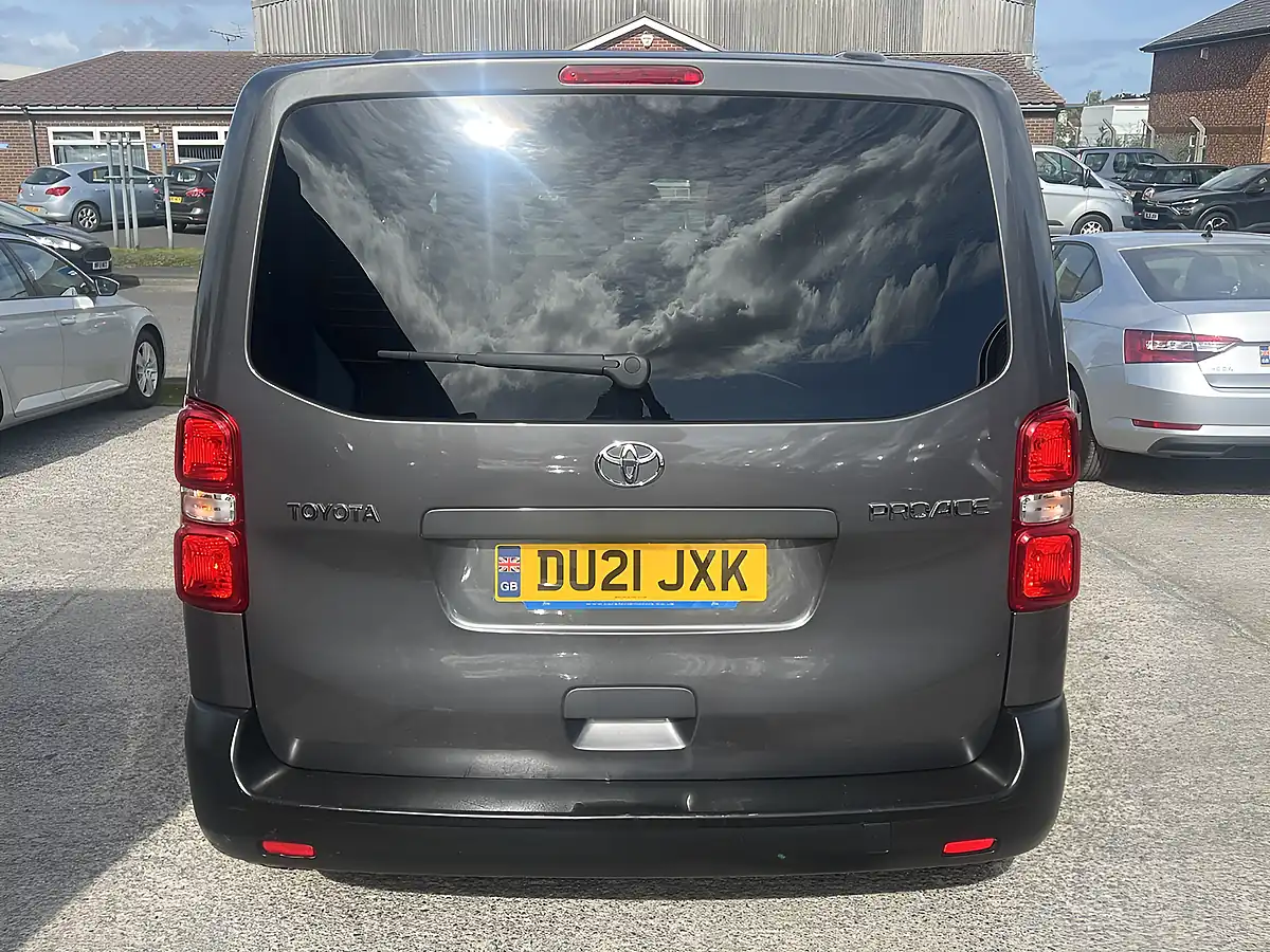 Used 2021 Toyota Proace Verso Medium Platinum Grey Met - Interior and Exterior details 8
