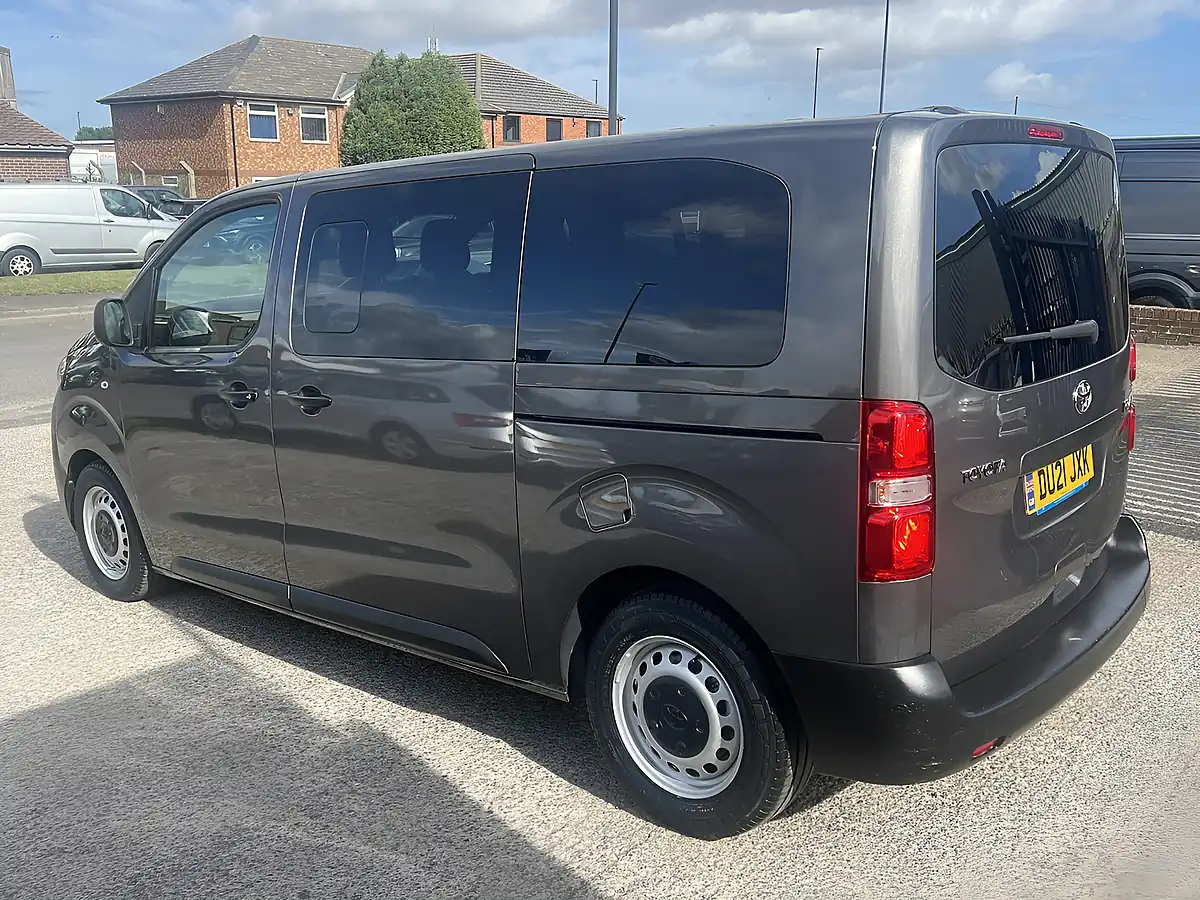 Used 2021 Toyota Proace Verso Medium Platinum Grey Met - Interior and Exterior details 9
