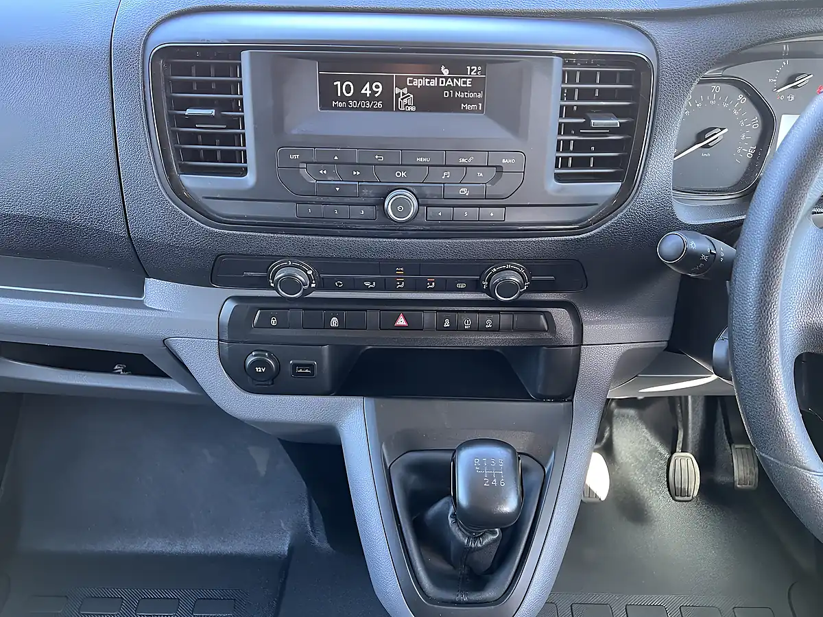 Used 2021 Toyota Proace Verso Medium Platinum Grey Metallic - Interior and Exterior details 15