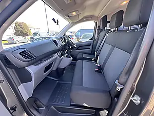 Used 2021 Toyota Proace Verso Medium Platinum Grey Metallic - Interior and Exterior details 16