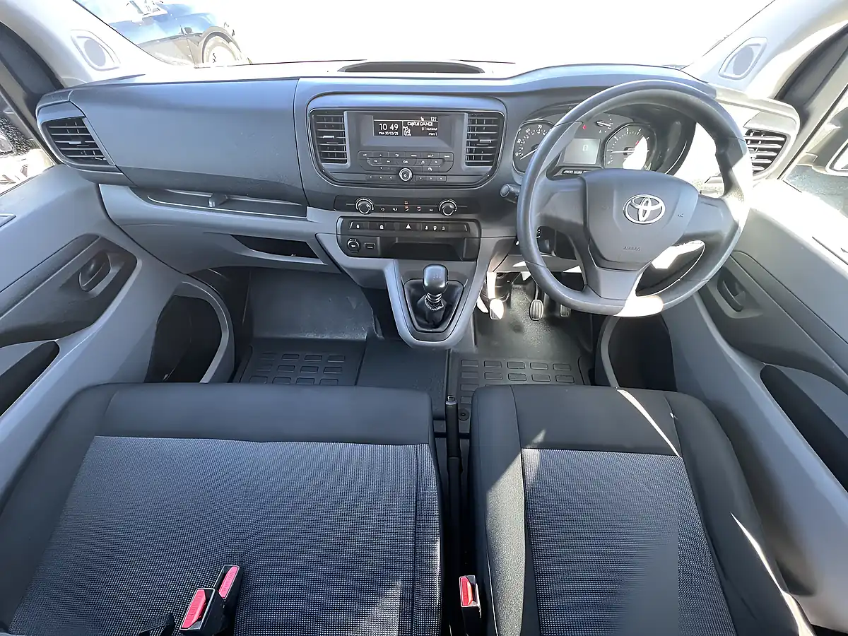 Used 2021 Toyota Proace Verso Medium Platinum Grey Metallic - Interior and Exterior details 2
