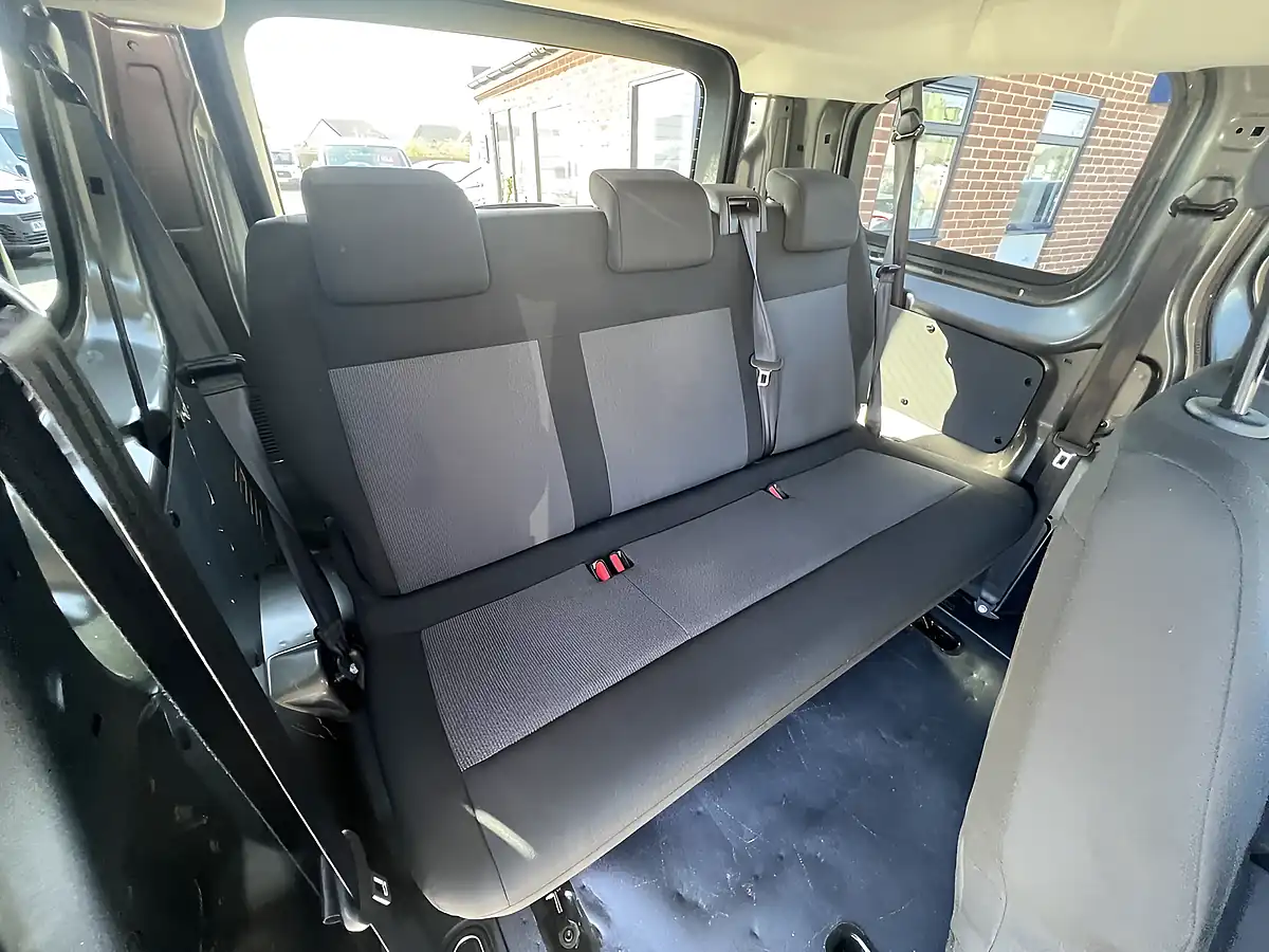 Used 2021 Toyota Proace Verso Medium Platinum Grey Metallic - Interior and Exterior details 5