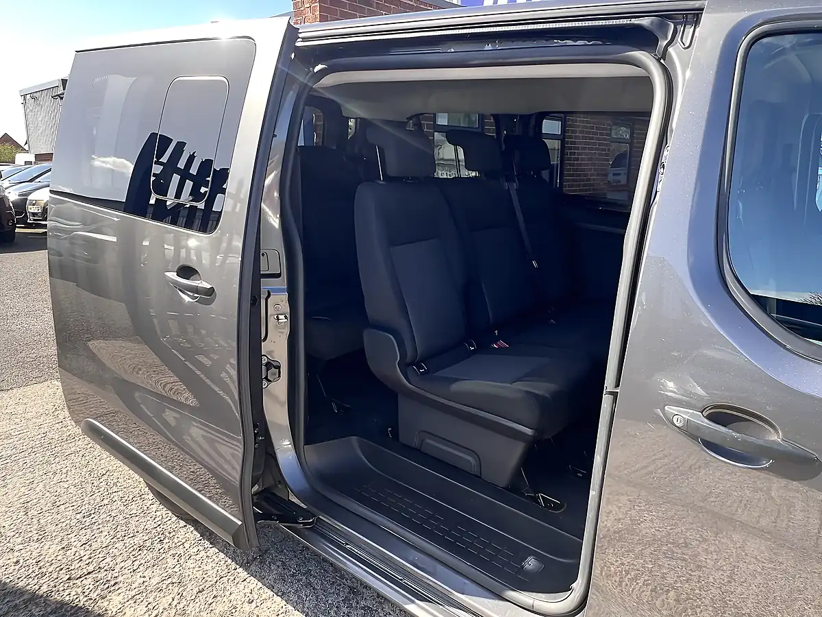 Used 2021 Toyota Proace Verso Medium Platinum Grey Metallic - Interior and Exterior details 6