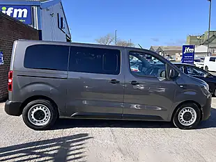 Used 2021 Toyota Proace Verso Medium Platinum Grey Metallic - Interior and Exterior details 7