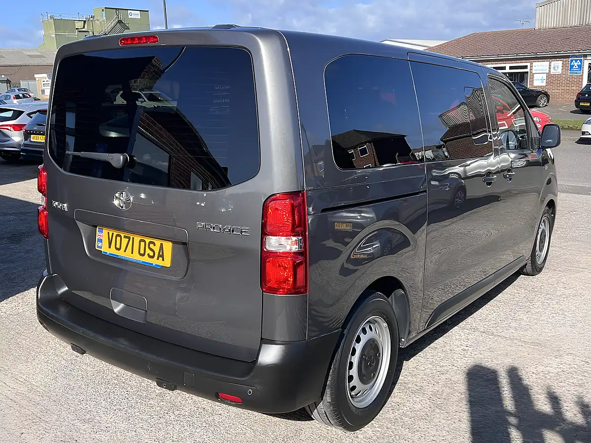 Used 2021 Toyota Proace Verso Medium Platinum Grey Metallic - Interior and Exterior details 8