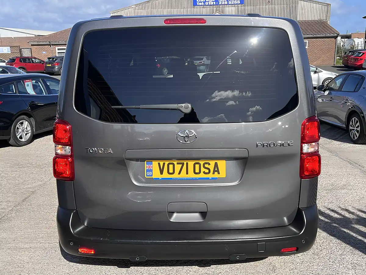 Used 2021 Toyota Proace Verso Medium Platinum Grey Metallic - Interior and Exterior details 9