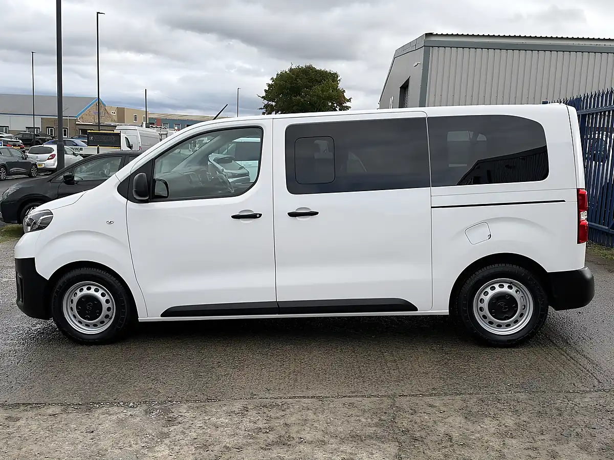 Used 2021 Toyota Proace Verso Medium White - Interior and Exterior details 10