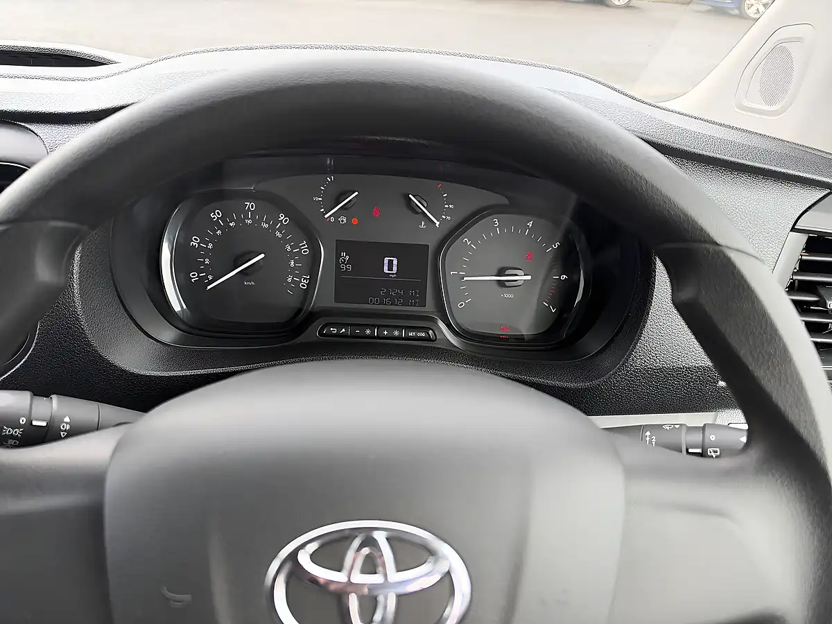 Used 2021 Toyota Proace Verso Medium White - Interior and Exterior details 12