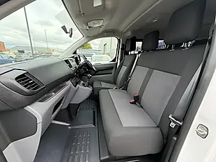 Used 2021 Toyota Proace Verso Medium White - Interior and Exterior details 13
