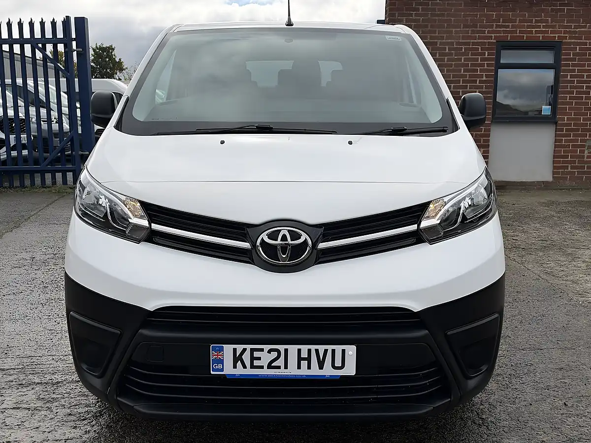 Used 2021 Toyota Proace Verso Medium White - Interior and Exterior details 19