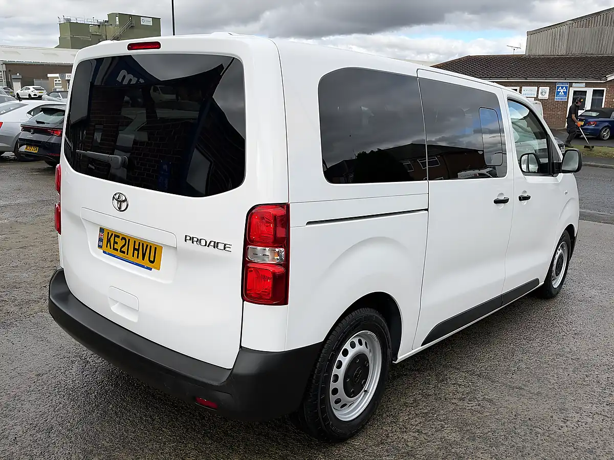 Used 2021 Toyota Proace Verso Medium White - Interior and Exterior details 7