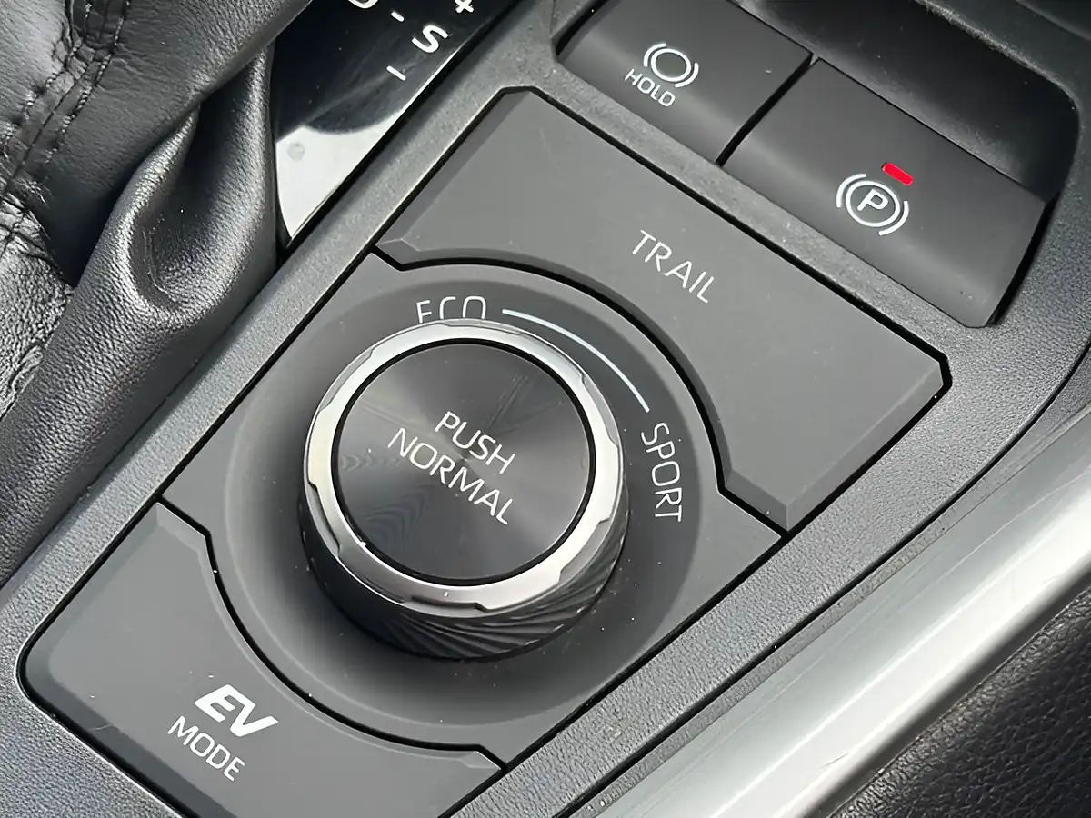 Used 2021 Toyota Rav4 Design Green - Interior and Exterior details 10