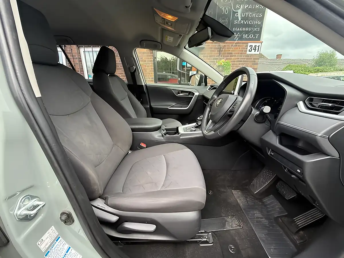Used 2021 Toyota Rav4 Design Green - Interior and Exterior details 11