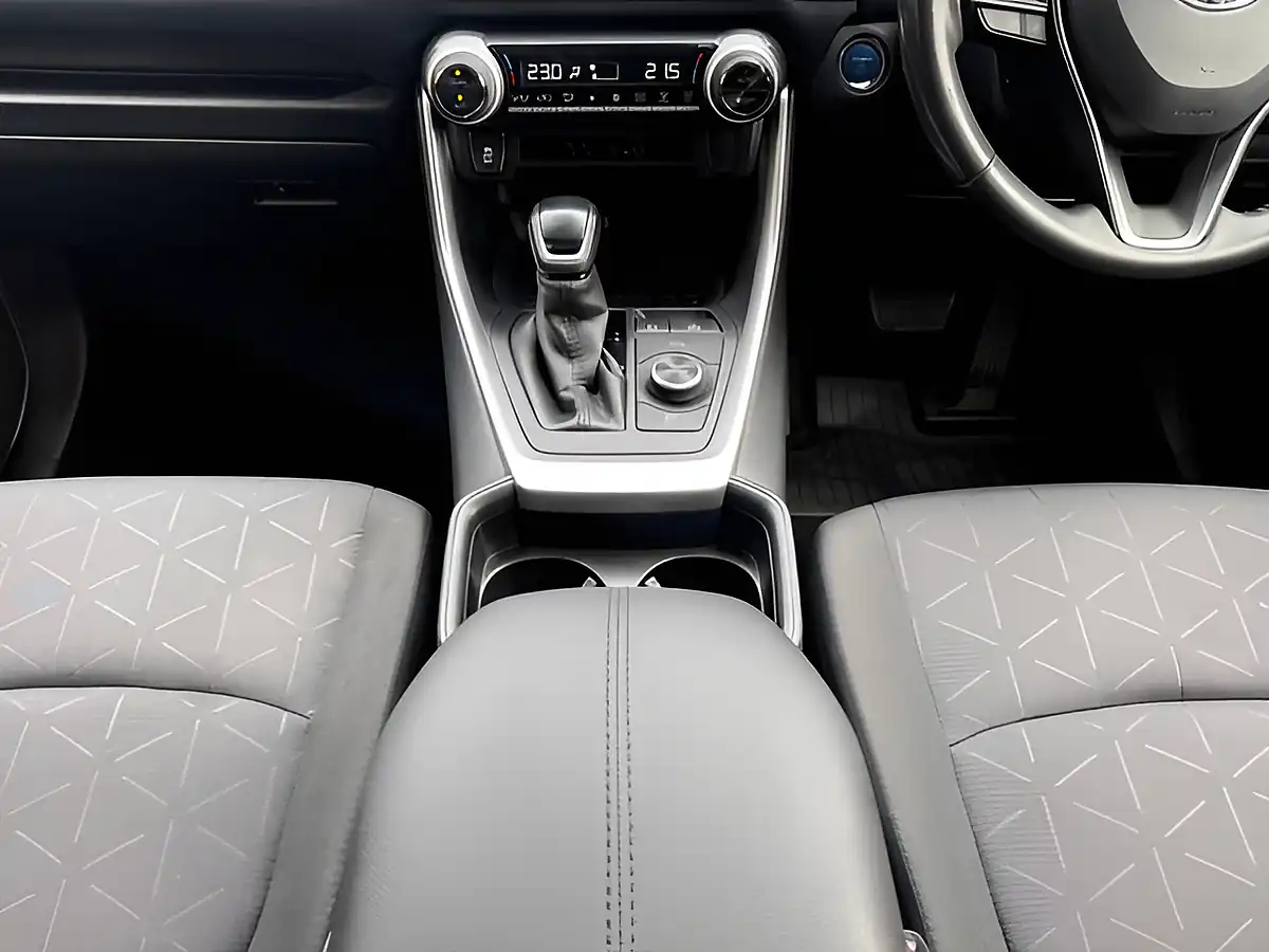 Used 2021 Toyota Rav4 Design Green - Interior and Exterior details 13