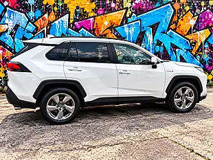 Used 2021 Toyota Rav4 Design Pure White - Interior and Exterior details 7