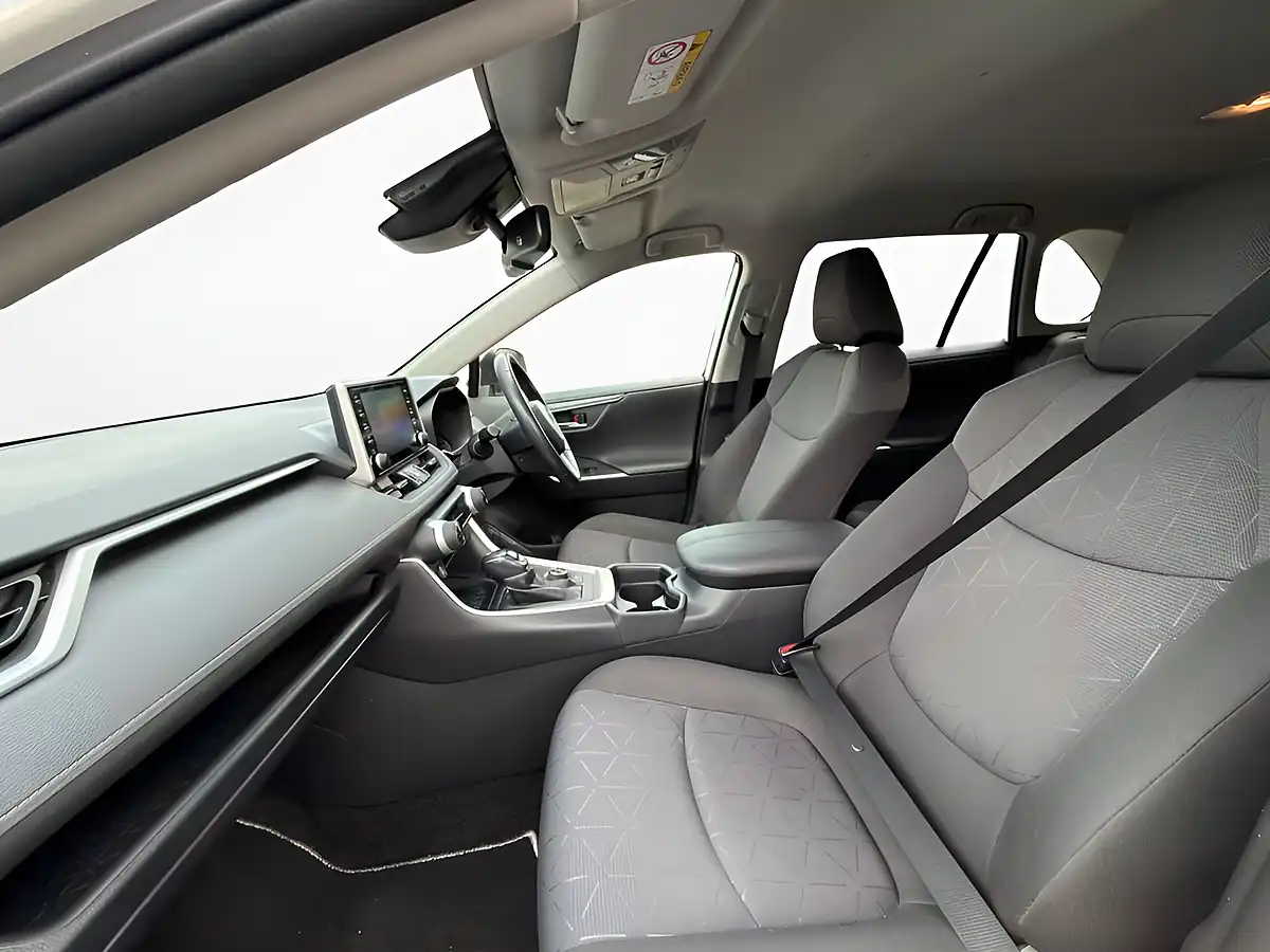 Used 2021 Toyota Rav4 Design White - Interior and Exterior details 11