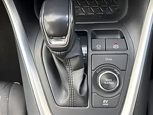 Used 2021 Toyota Rav4 Design White - Interior and Exterior details 17