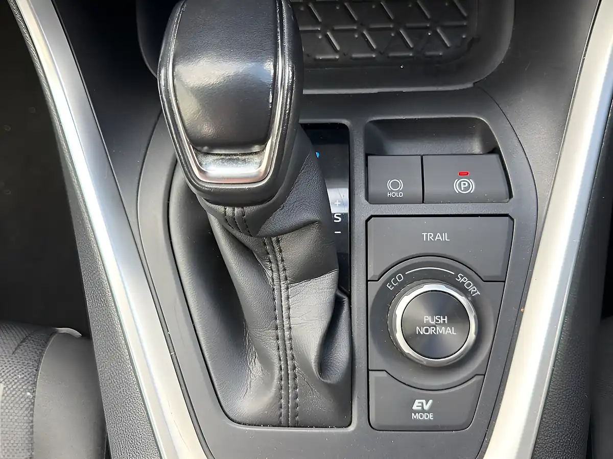 Used 2021 Toyota Rav4 Design White - Interior and Exterior details 17