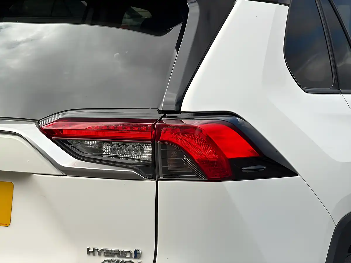 Used 2021 Toyota Rav4 Design White - Interior and Exterior details 19