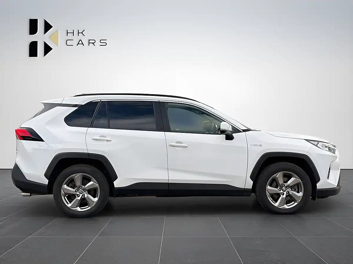 Used 2021 Toyota Rav4 Design White - Interior and Exterior details 3