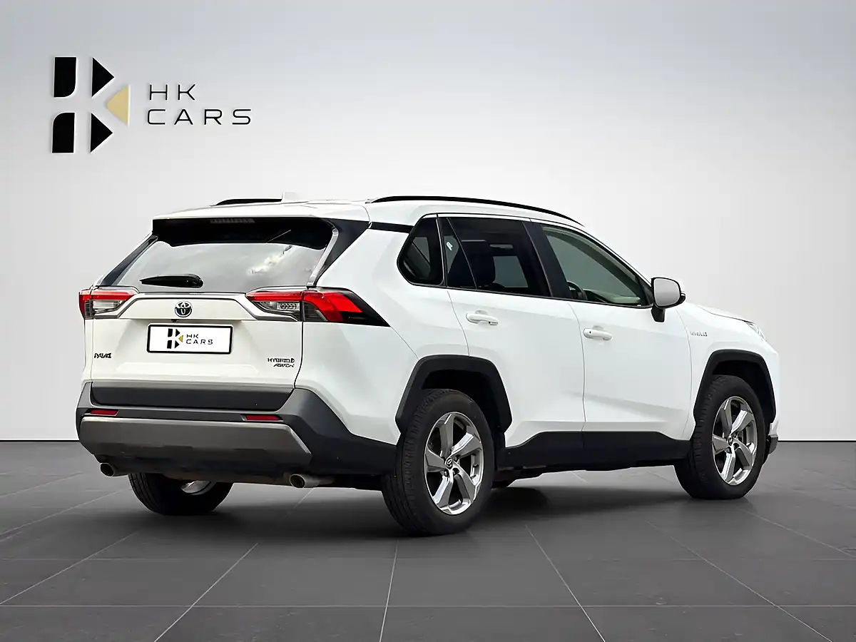 Used 2021 Toyota Rav4 Design White - Interior and Exterior details 4