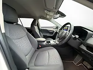 Used 2021 Toyota Rav4 Design White - Interior and Exterior details 9