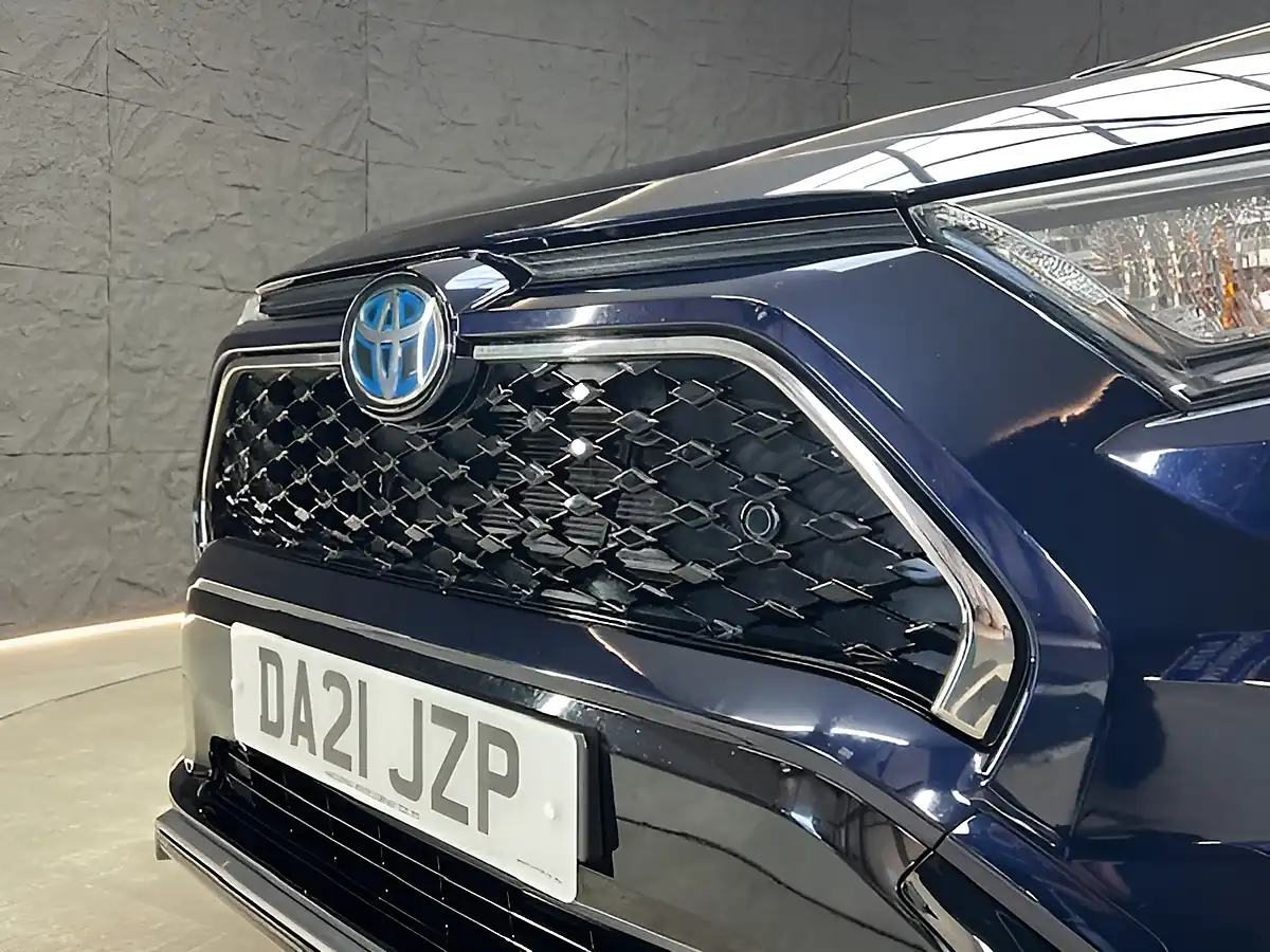 Used 2021 Toyota RAV4 Dynamic Obsidian Blue - Interior and Exterior details 10