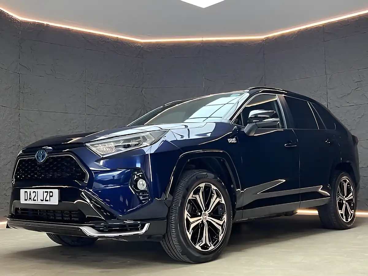 Used 2021 Toyota RAV4 Dynamic Obsidian Blue - Interior and Exterior details 4