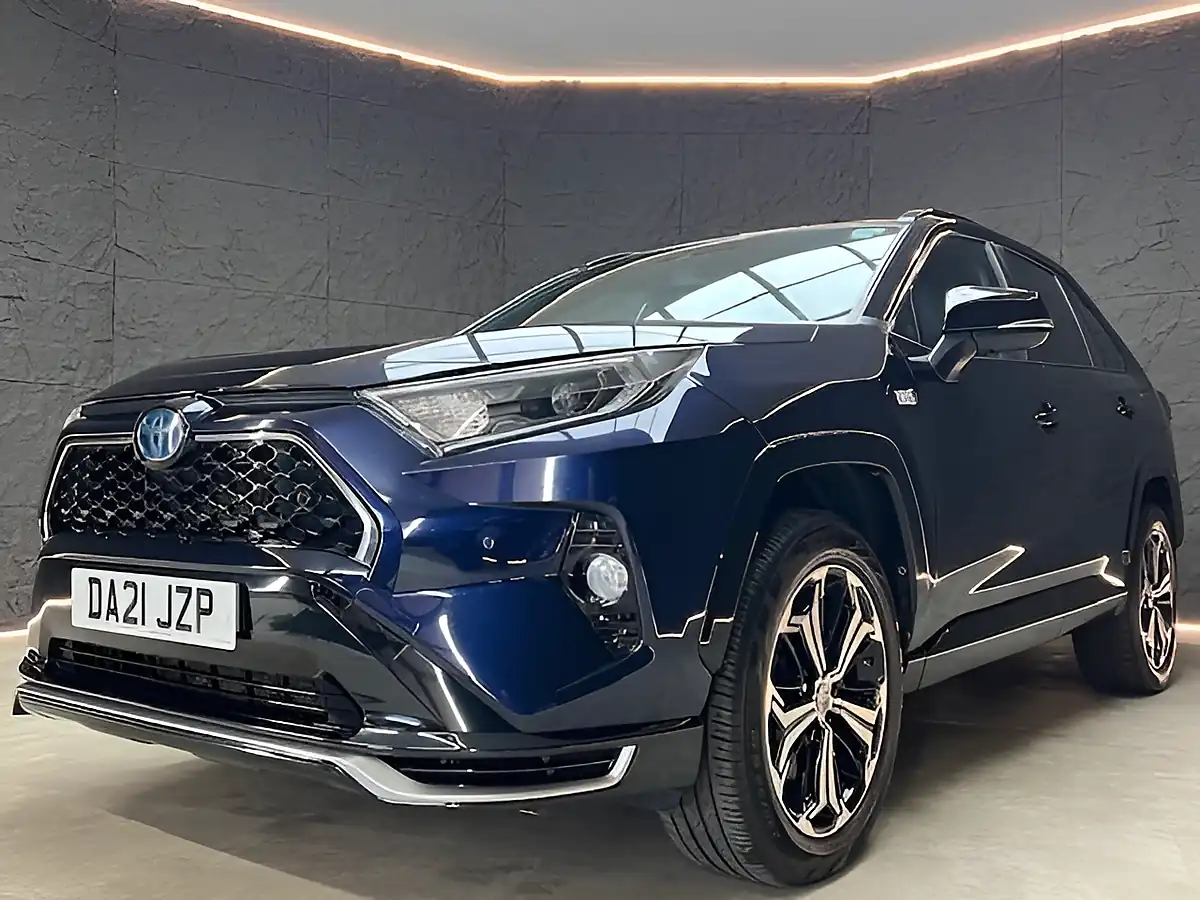 Used 2021 Toyota RAV4 Dynamic Obsidian Blue - Interior and Exterior details 6