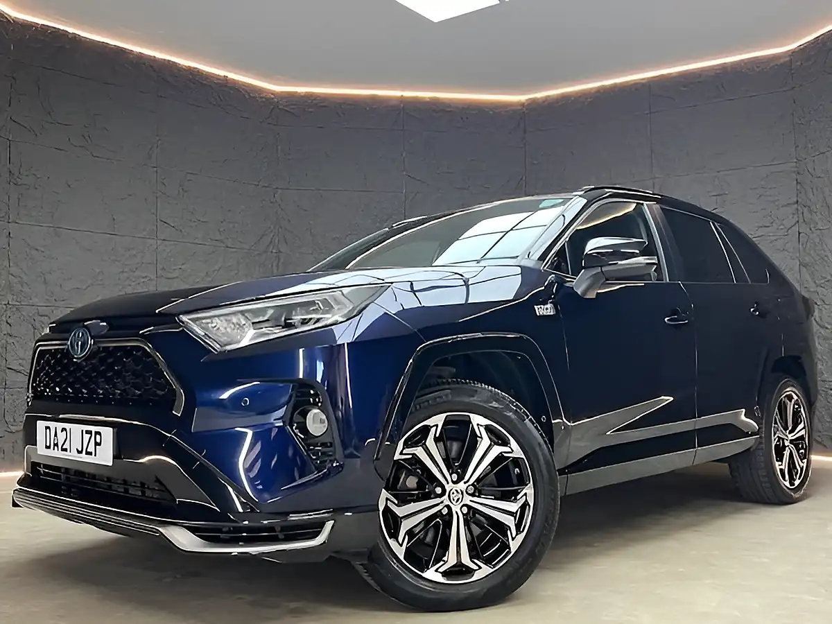 Used 2021 Toyota RAV4 Dynamic Obsidian Blue - Interior and Exterior details 8
