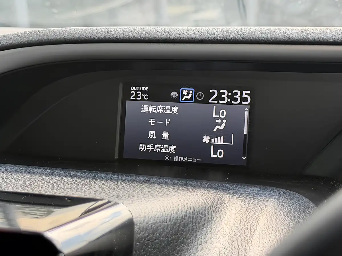 Used 2021 Toyota Voxy Zs Kirameki Ii White - Interior and Exterior details 15