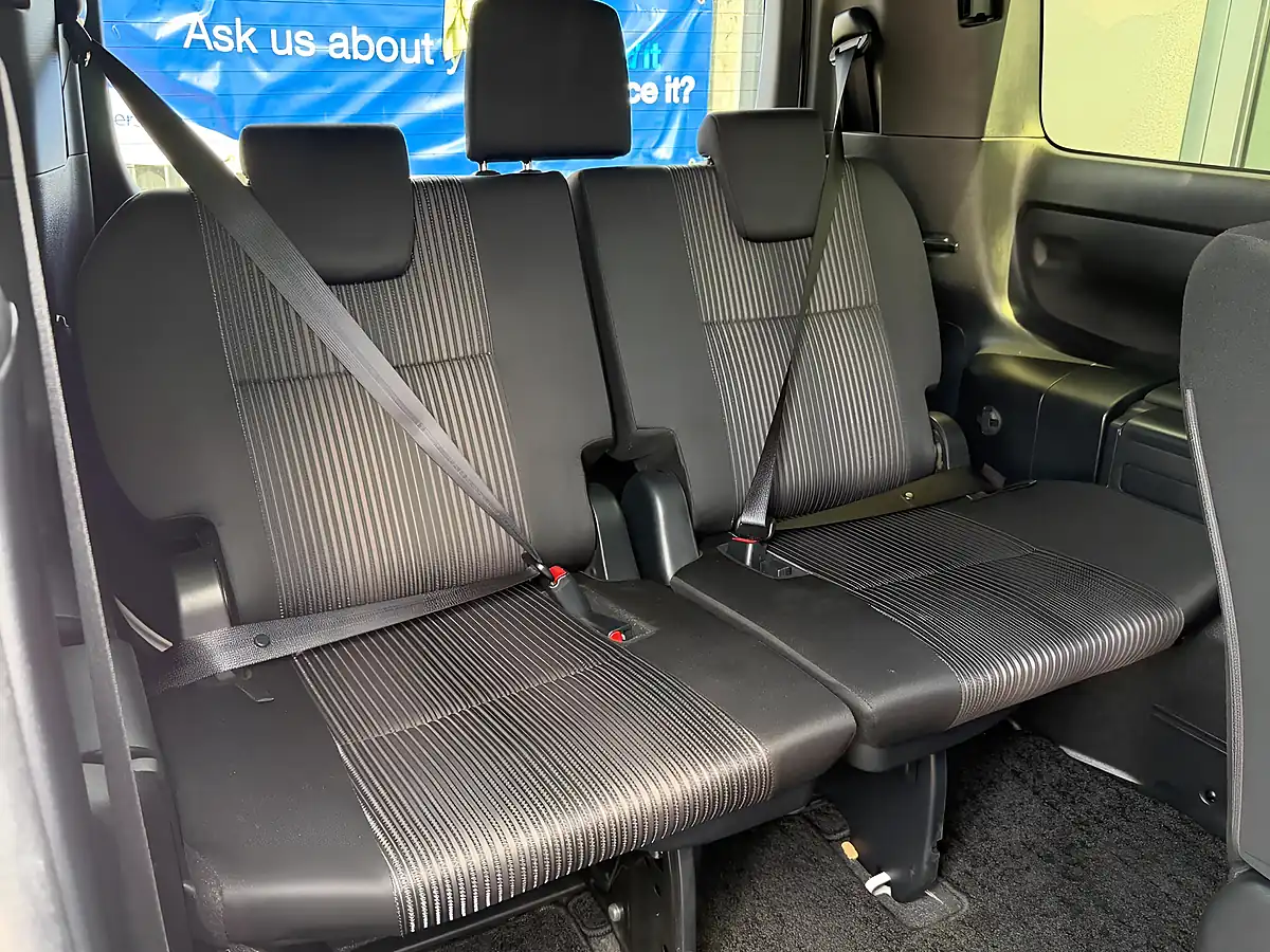 Used 2021 Toyota Voxy Zs Kirameki Ii White - Interior and Exterior details 18