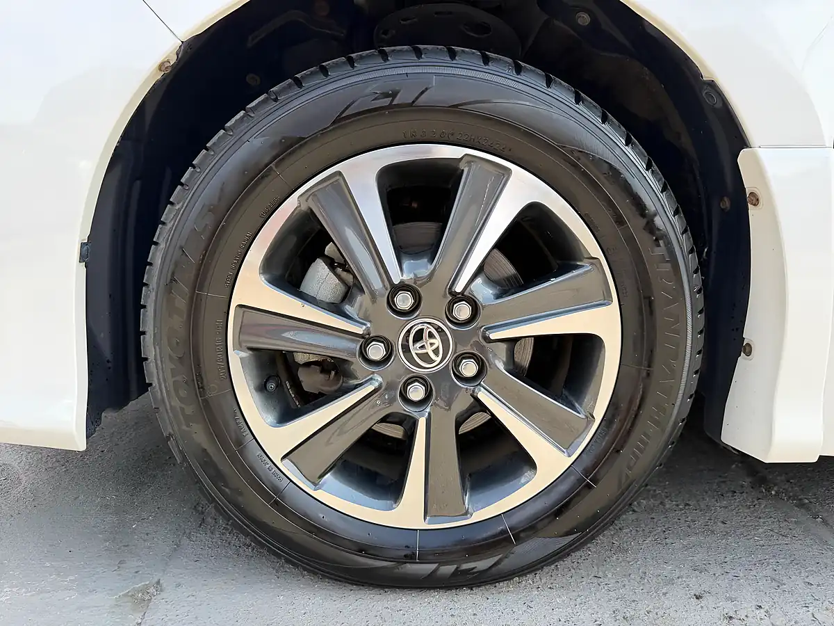 Used 2021 Toyota Voxy Zs Kirameki Ii White - Interior and Exterior details 20