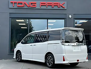 Used 2021 Toyota Voxy Zs Kirameki Ii White - Interior and Exterior details 5