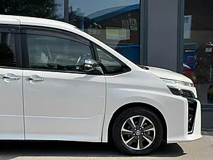 Used 2021 Toyota Voxy Zs Kirameki Ii White - Interior and Exterior details 9