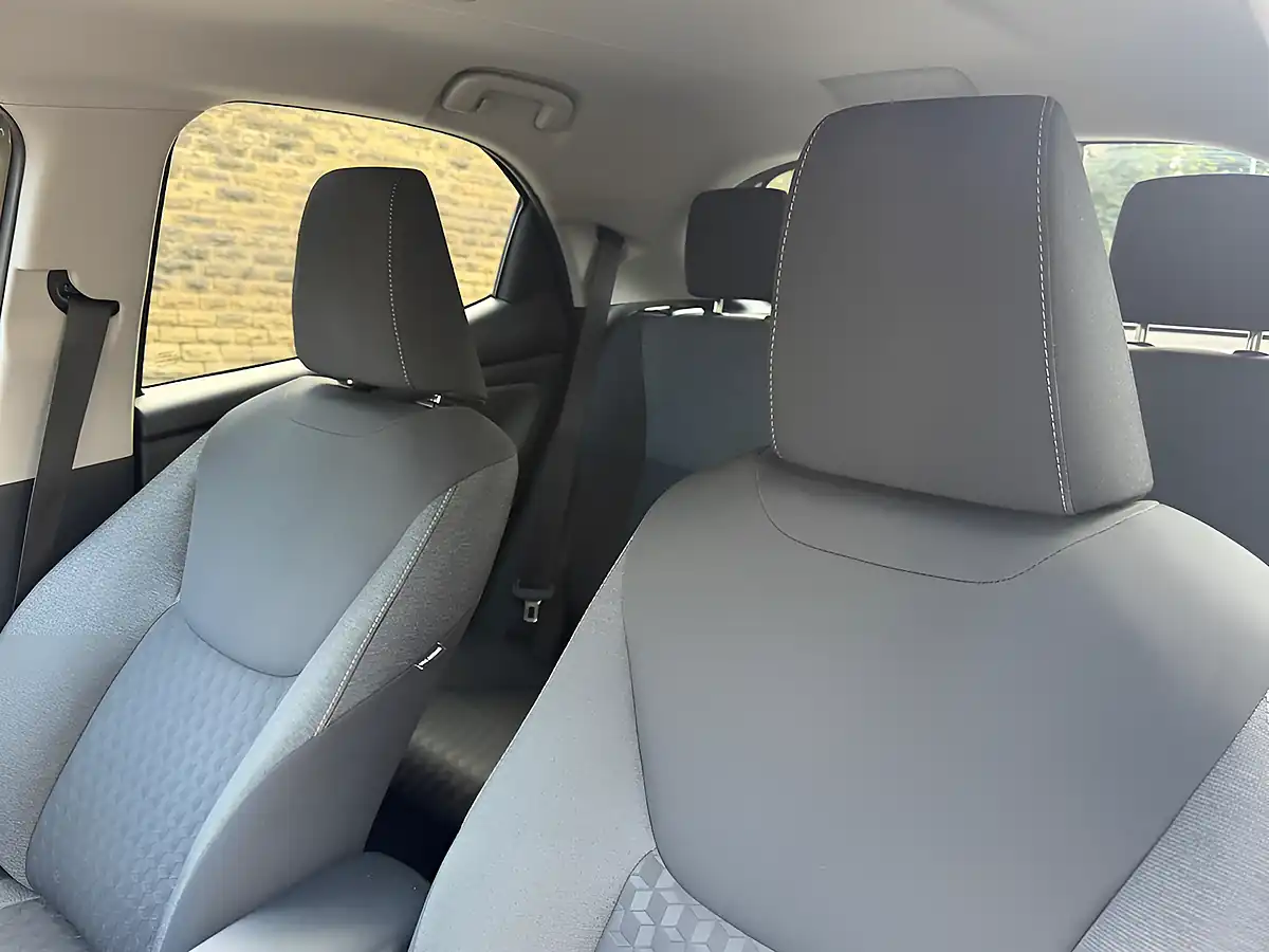 Used 2021 Toyota Yaris Design Bronze - Interior and Exterior details 16