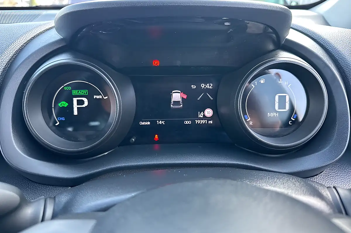 Used 2021 Toyota Yaris Design White - Interior and Exterior details 14